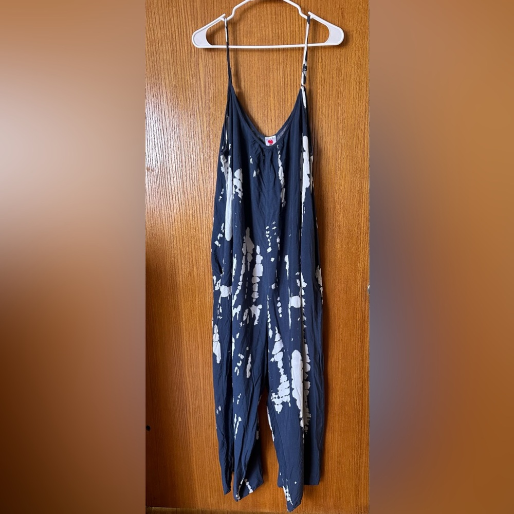 XXXL Blue/White tie dye style jumper.